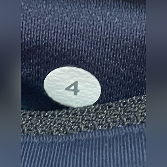 Lululemon Run Inspire Crop II Jumbo Inky Floral Blue Black Size 4 - Picture 8 of 12